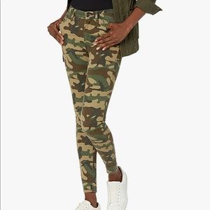 NWT True Religion Jeans Jennie Curvy Mid Rise Super Skinny Jeans W27